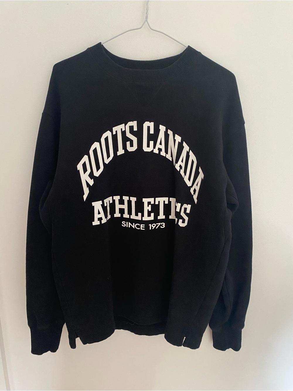 Adult Roots Canada Athletics crewneck sweatshirt (Men’s XS)